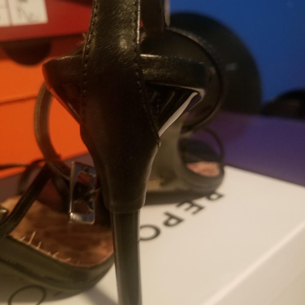 High heels - Picture 3 of 4